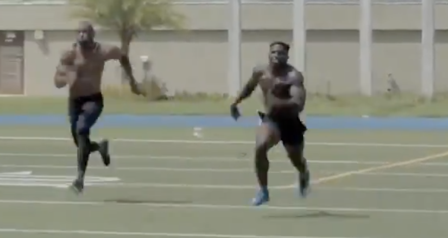 Hall of Fame WR beat Tyreek Hill in a race before begging Chiefs coach Andy Reid to give him a call