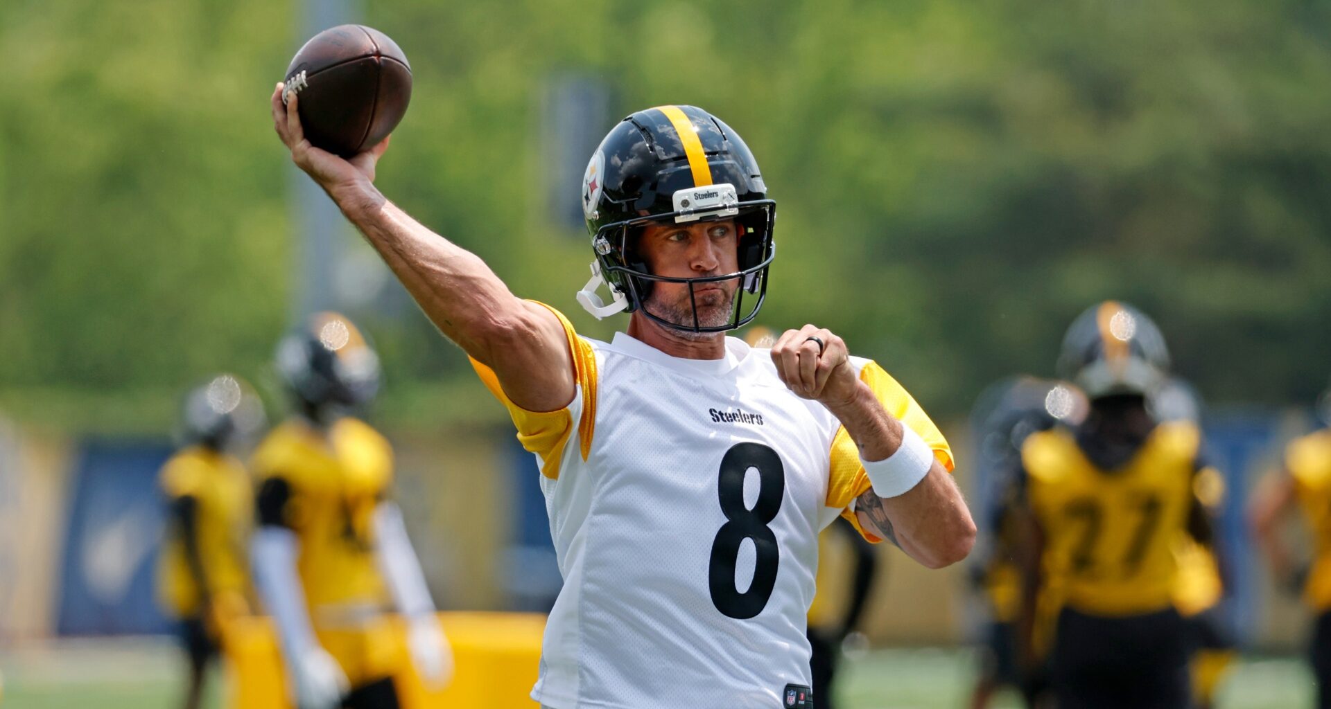 Aaron Rodgers set to eclipse Steelers legend Ben Roethlisberger in Week 4 as veteran QB eyes historic milestone