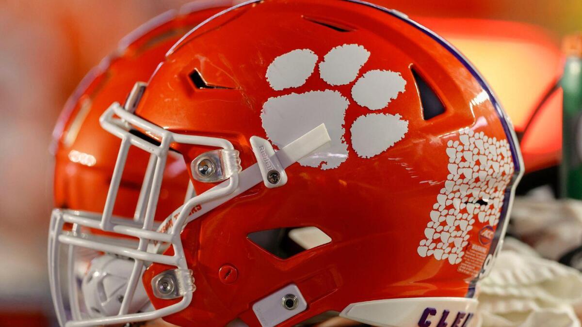 Willie Anderson, former Clemson football standout and national championship-winning assistant, dies at 72