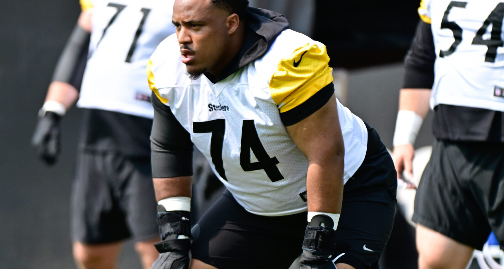 Steelers Player Gets Engaged; Lions Lose Starter for Season