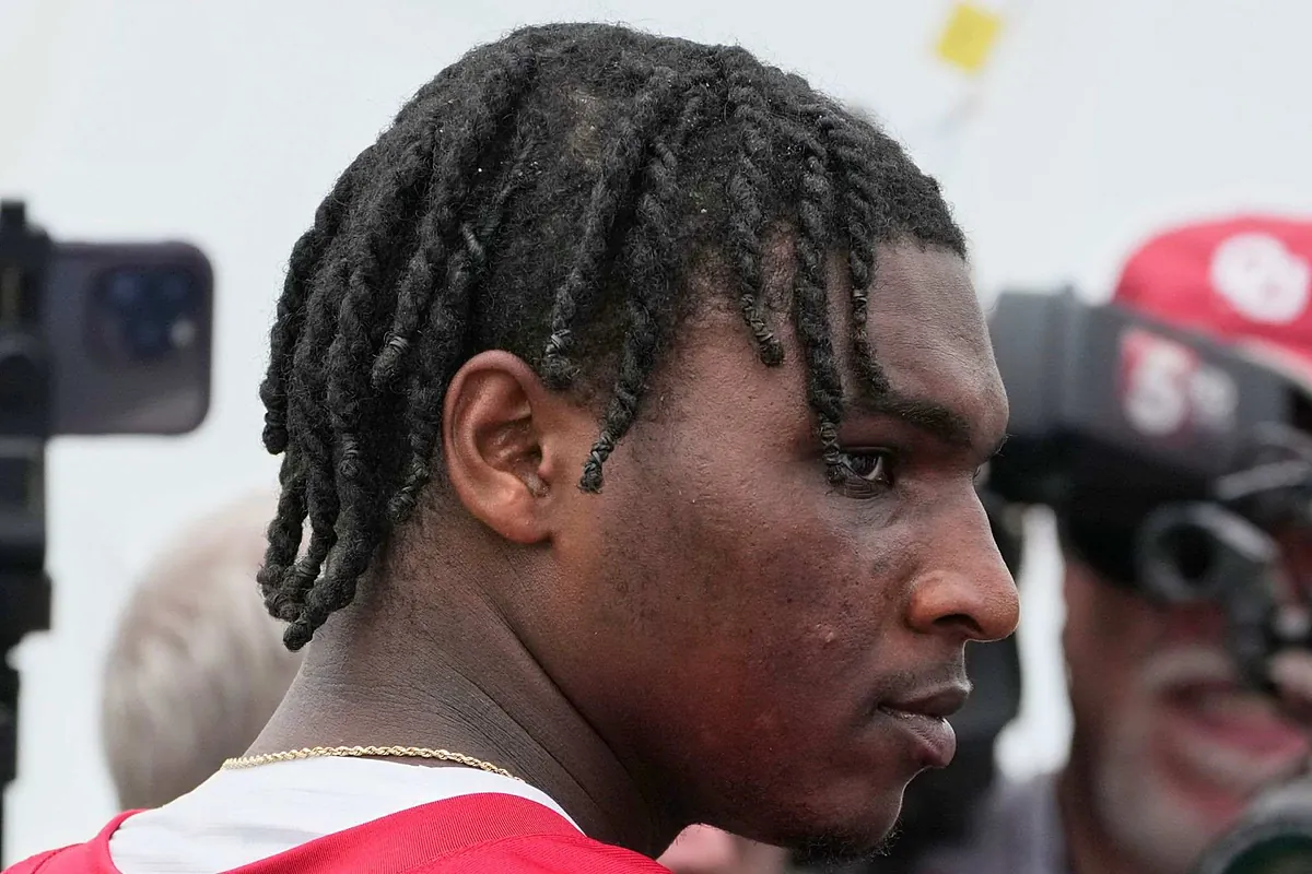 Cam Ward argues with another Titans QB and shows how bad he wants to beat Shedeur Sanders - MARCA