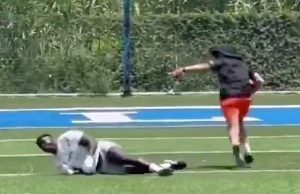 Tyreek Hill got embarrassingly cooked by 12-year-old kid and could now face $20m Dolphins cut