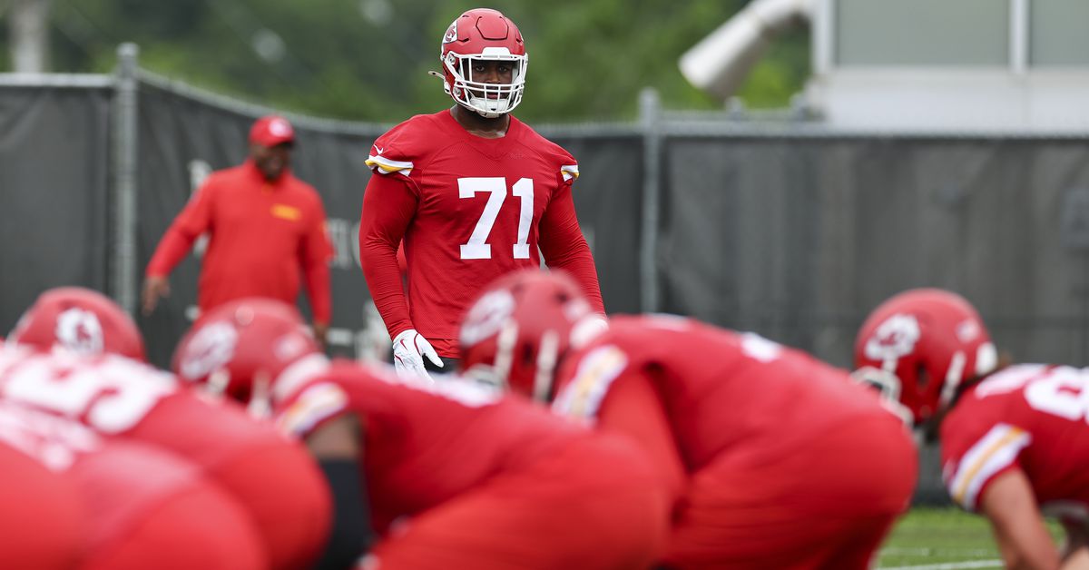 Chiefs Training Camp Day 1 Notebook: All eyes on Josh Simmons