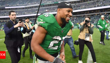 Will Saquon Barkley play against the Washington Commanders tonight? Latest injury update on the Philadelphia Eagles star player | NFL News