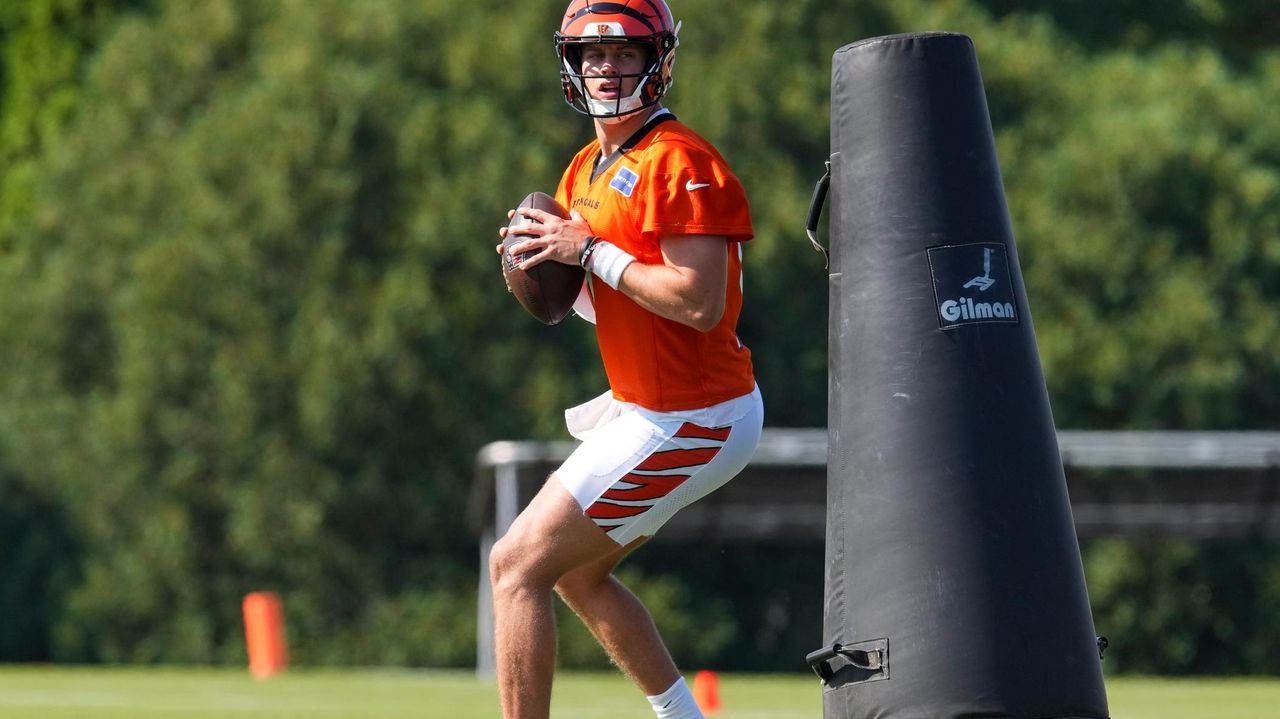 Joe Burrow sees a bright future for Bengals offense despite rough 1st day of training camp