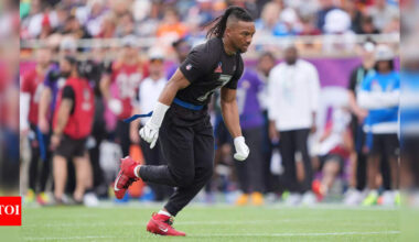 Bijan Robinson flashes 1,887 yards and earns high praise from Saquon Barkley ahead of the 2025 season | NFL News