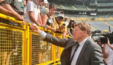 Policy officially takes over for Murphy as president/CEO at Packers' shareholders meeting