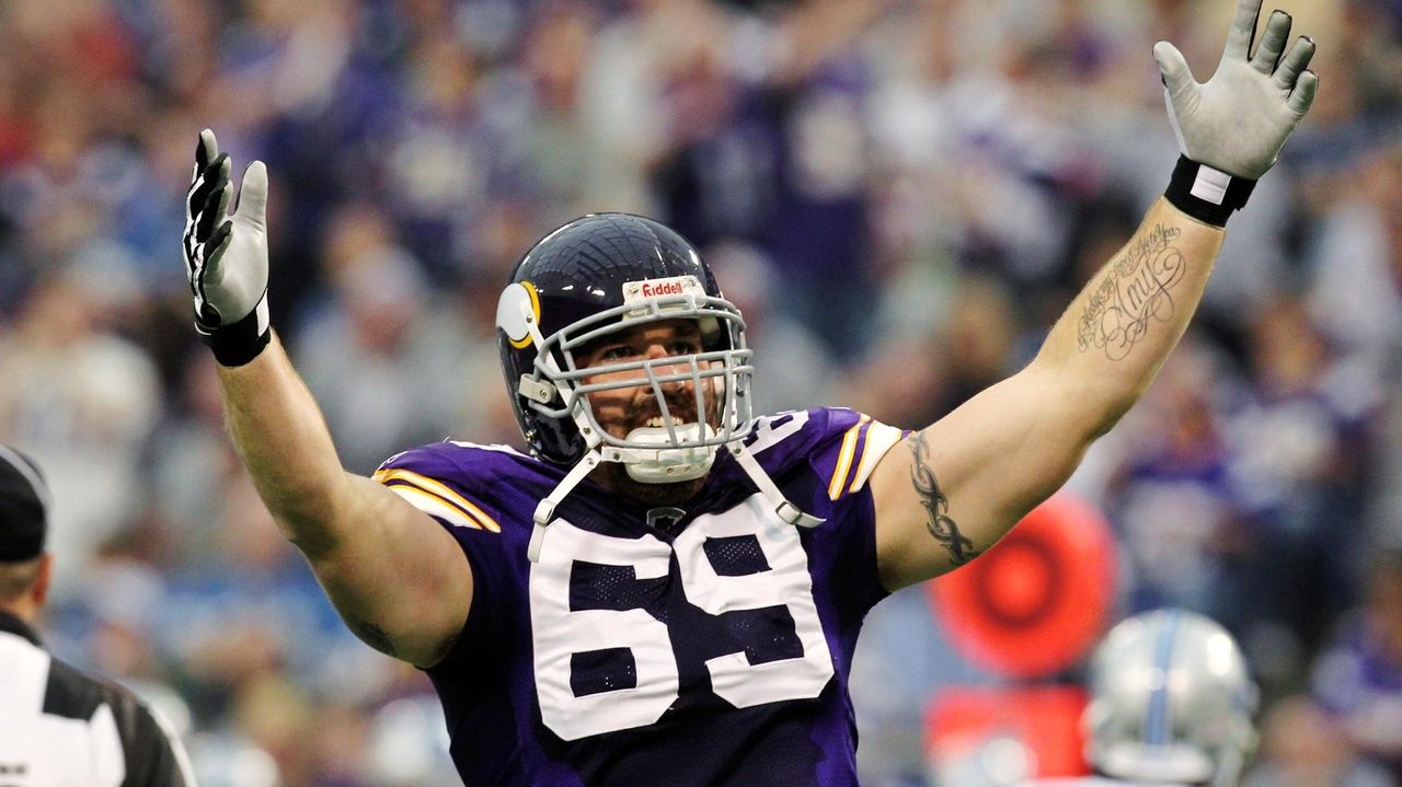 Jared Allen's 136 sacks and fun-loving cowboy style for Chiefs, Vikings have him Hall of Fame-bound