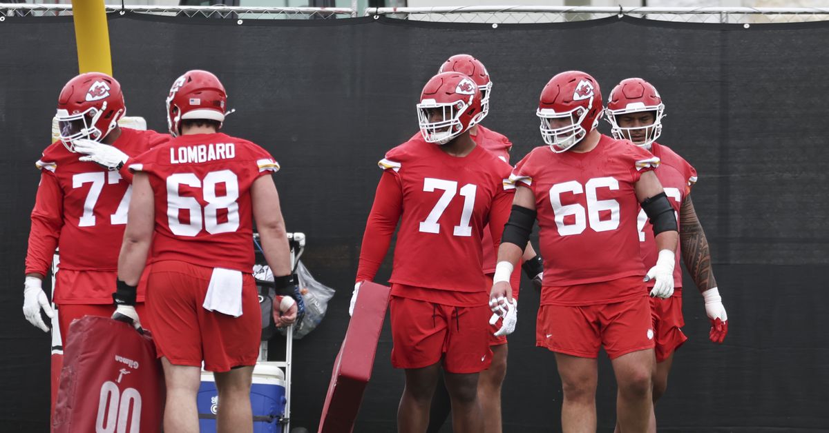 Chiefs Training Camp Day 7: Offensive line rotation update