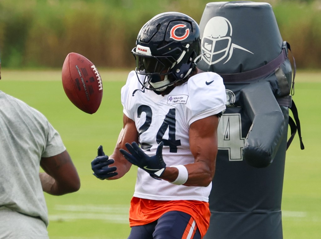 Bears camp: Who will start at CB opposite Jaylon Johnson? - Chicago Tribune