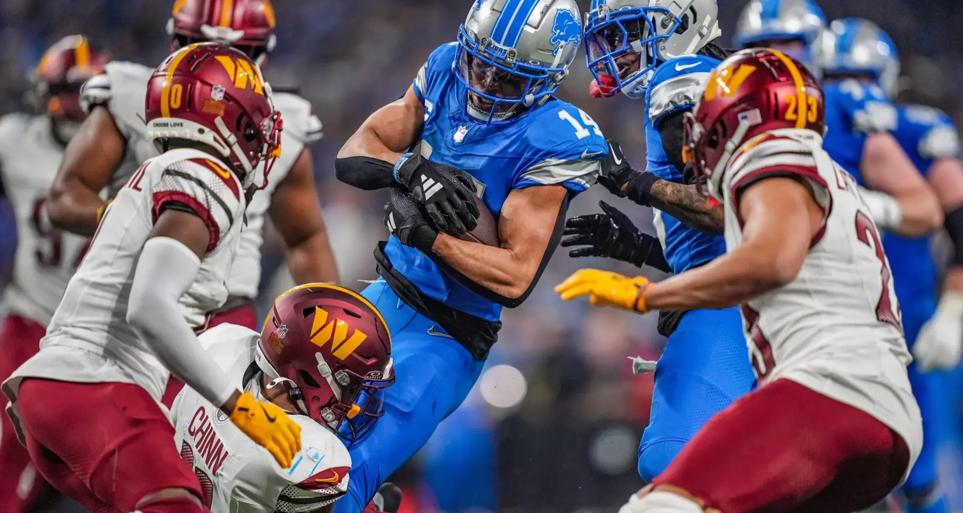 Graham Glasgow proves "I can eat with the best" as Detroit Lions prepare for hot dog showdown