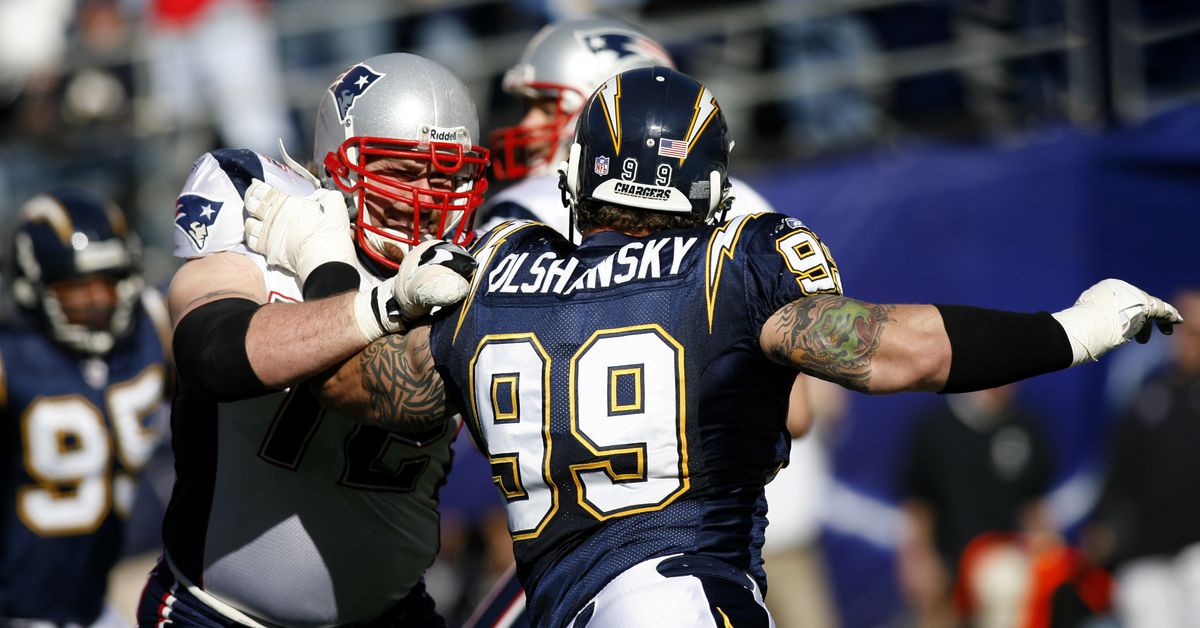 Igor Olshansky, Luis Castillo aim to join Chargers All Quarter Century Team