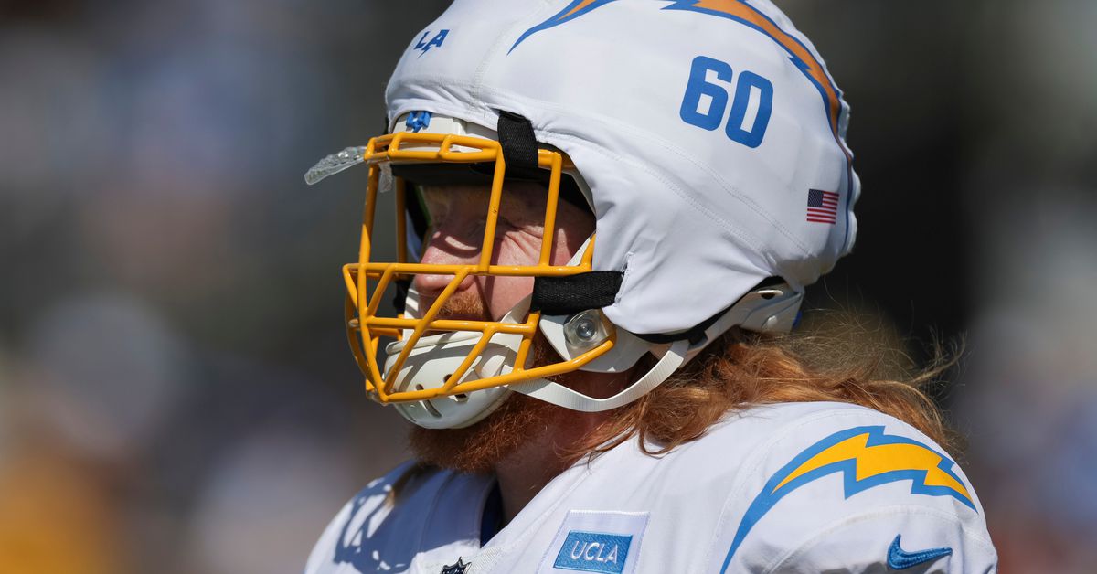 Browns sign OG/C Bucky Williams, waive C Brady Latham