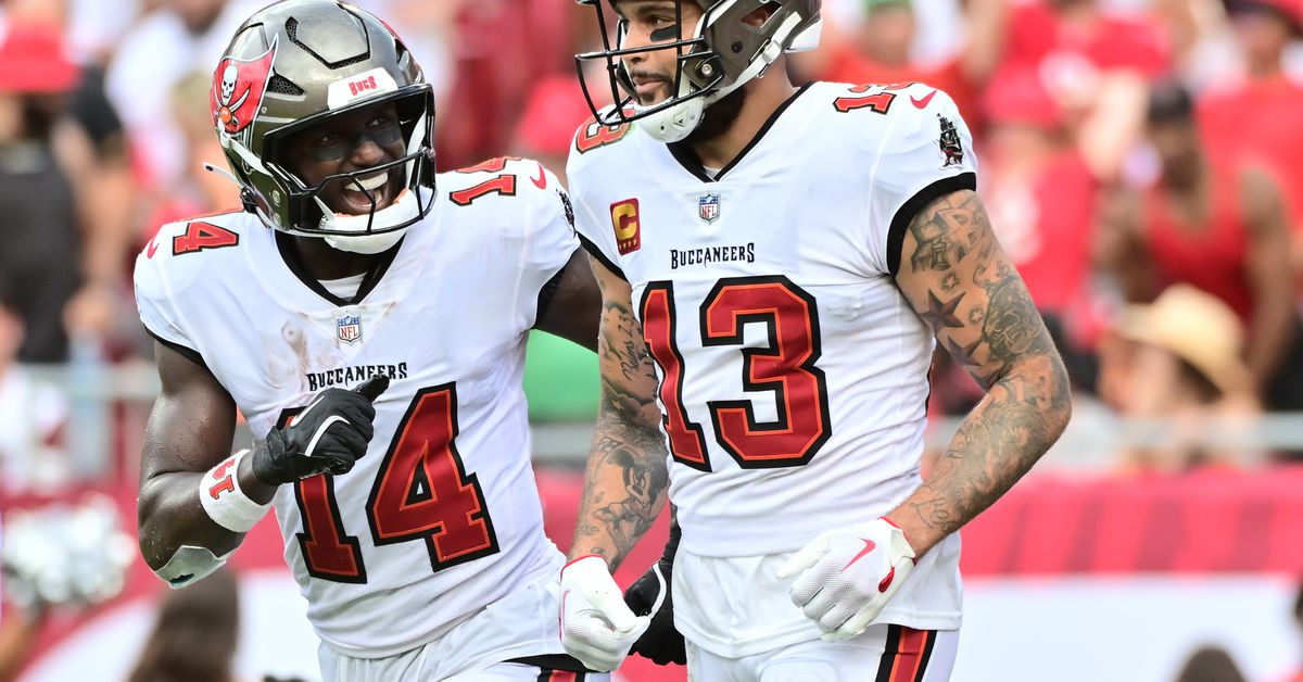 Tampa Bay Buccaneers Quarter Century Team: Wide Receivers and Tight Ends