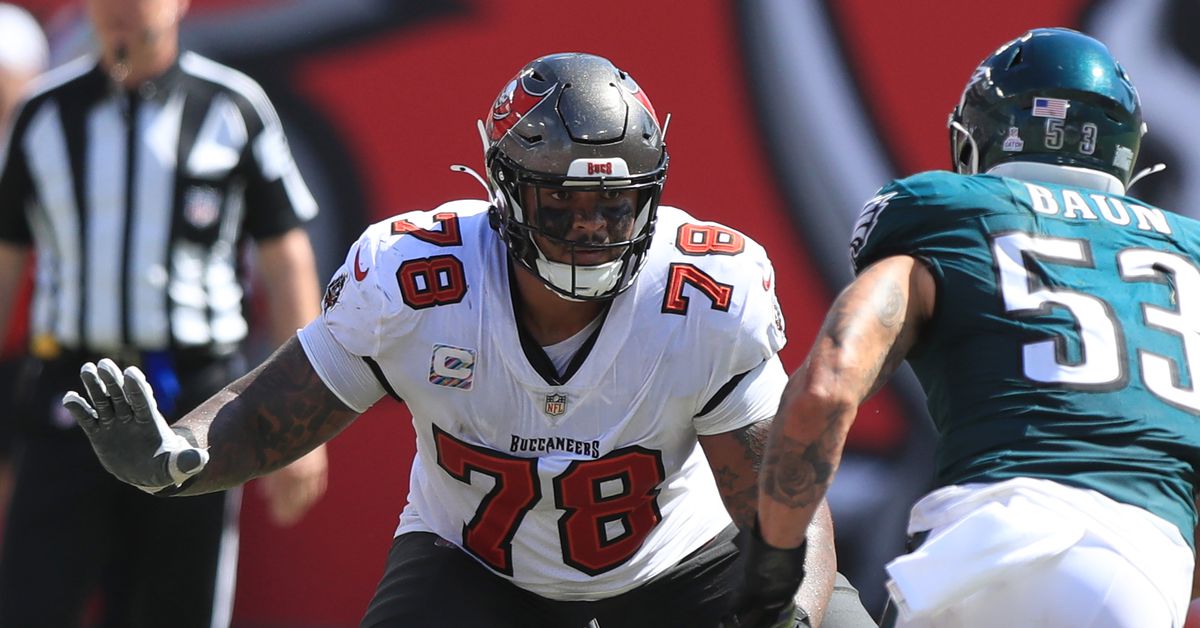 NFL execs name Tampa Bay’s lineman best tackle in the league