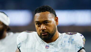 Colts announce roster moves along both trenches