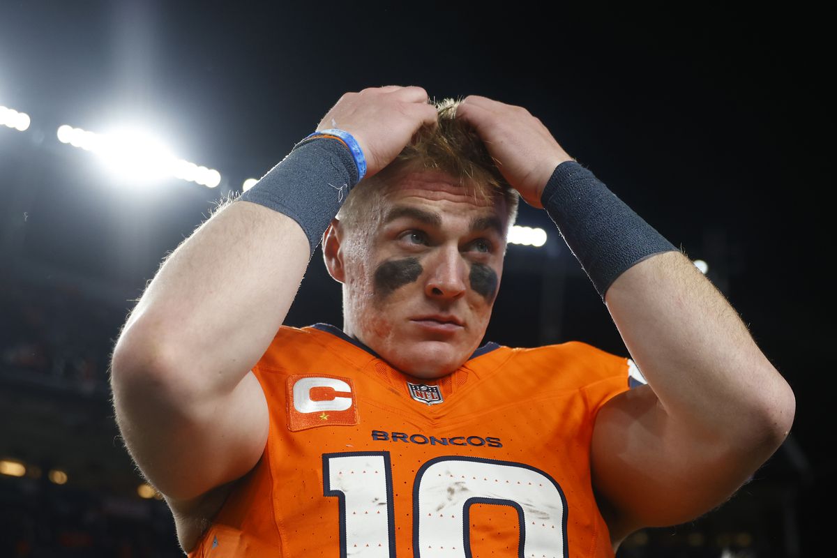 Indianapolis Colts v Denver Broncos