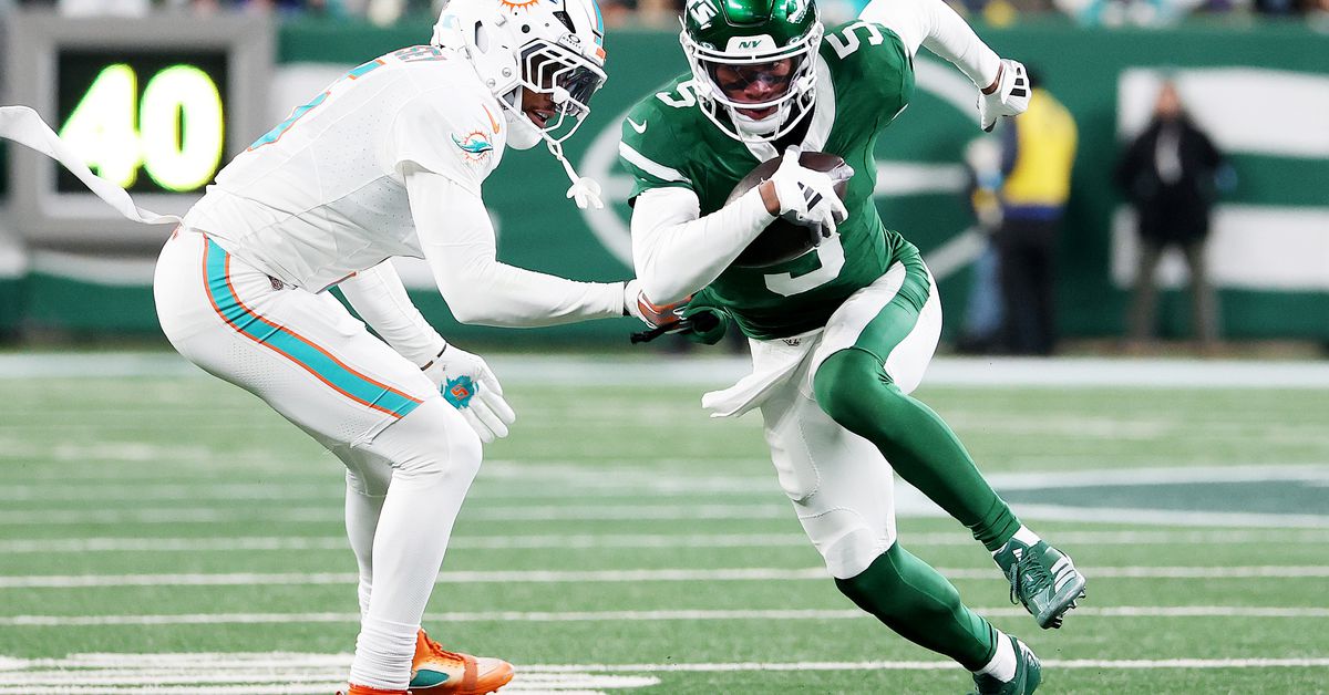 New York Jets News: Justin Fields dubbed Jets biggest weakness for 2025