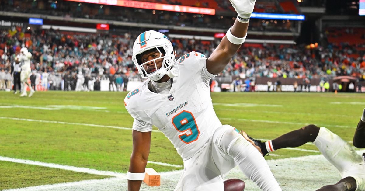 Jonnu Smith speaks out after trade - Miami Dolphins News 7/5/25