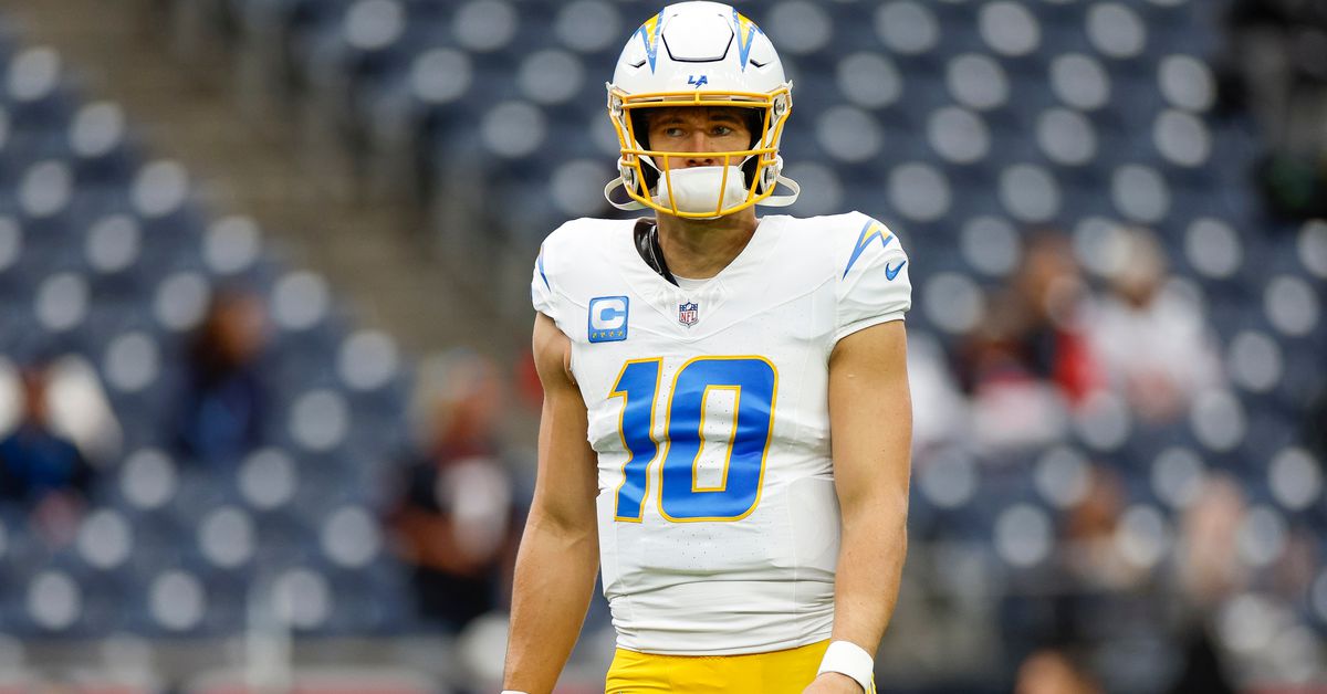 Chargers announce game schedule for new uniforms