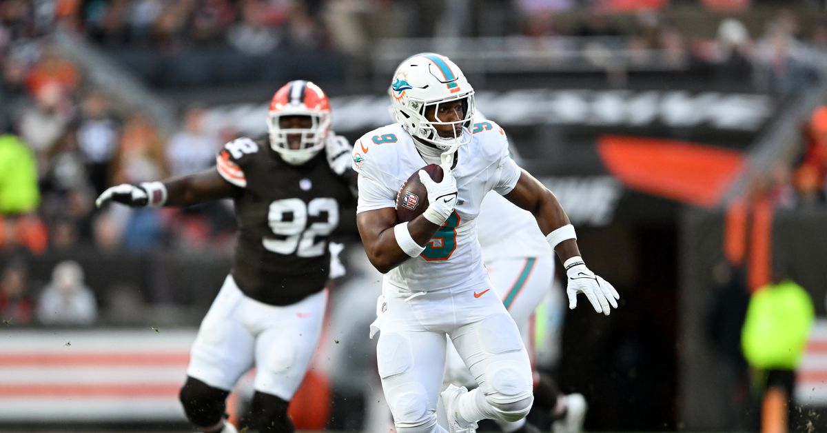 Dolphins trade updates: Miami looking for tight end after sending Jonnu Smith to Pittsburgh Steelers