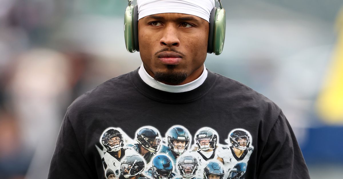 Isaiah Rodgers keeps showing up for former Eagles teammates