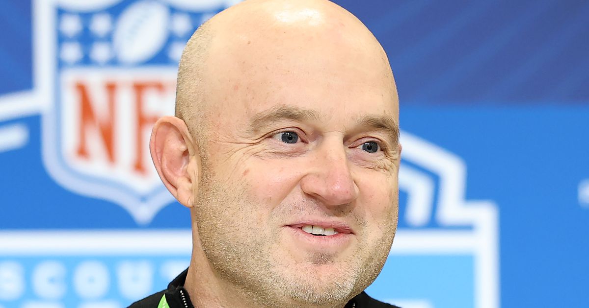 Former NFL executive sides with Bengals amid rookie holdout