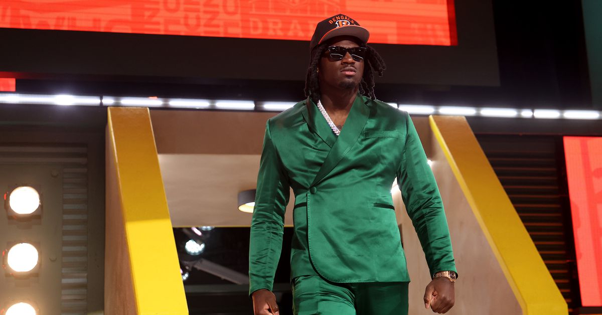 Duke Tobin and Mike Brown say Shemar Stewart needs to join Bengals; Agent fires back