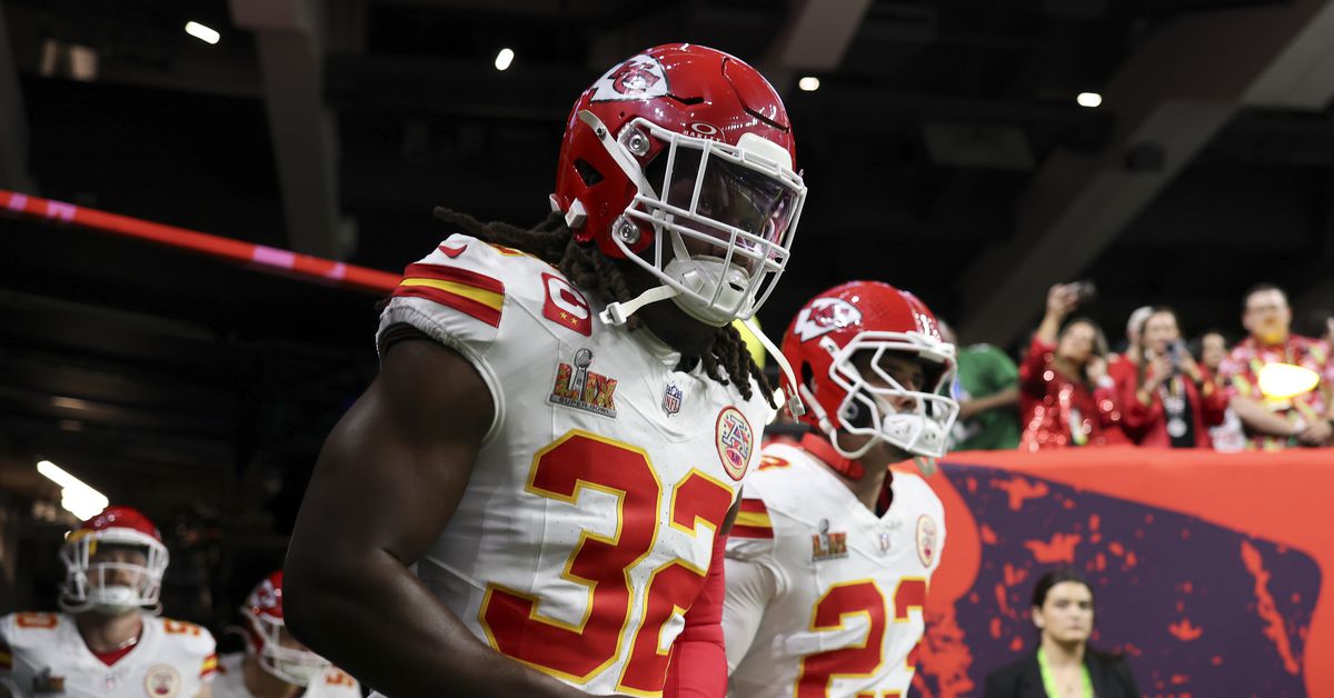 Chiefs Roster: LB Nick Bolton edges up in ESPN’s 2025 insider rankings