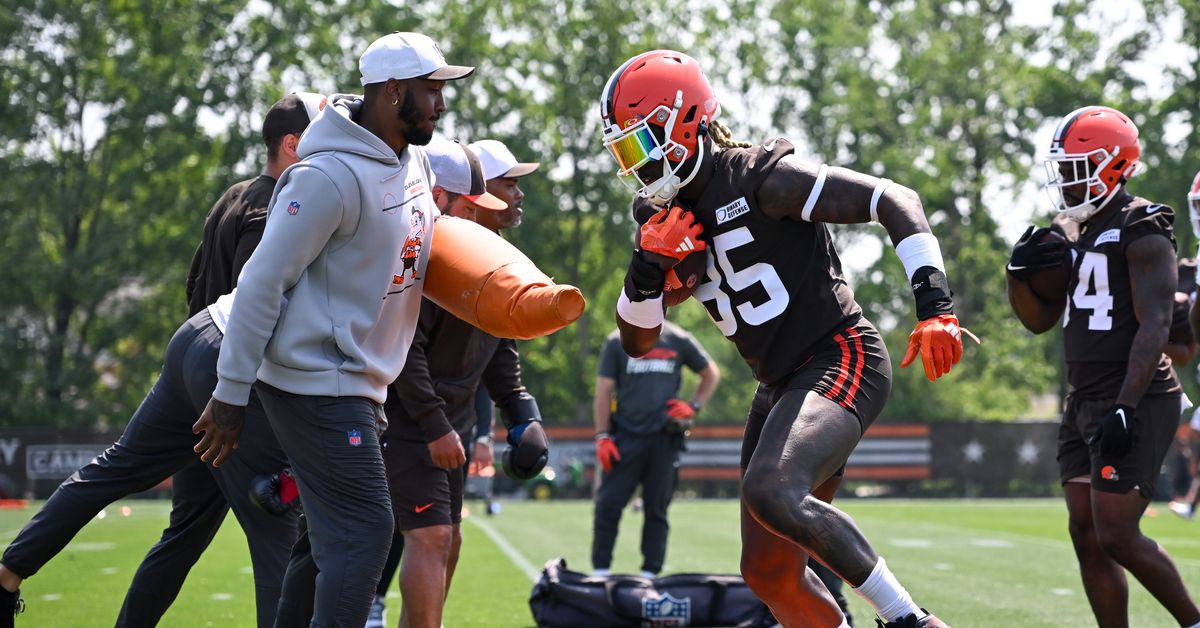 Cleveland Browns news (7/20): Myles Garrett No. 1, eyeing the TEs, memorable games with the Bears, and more!