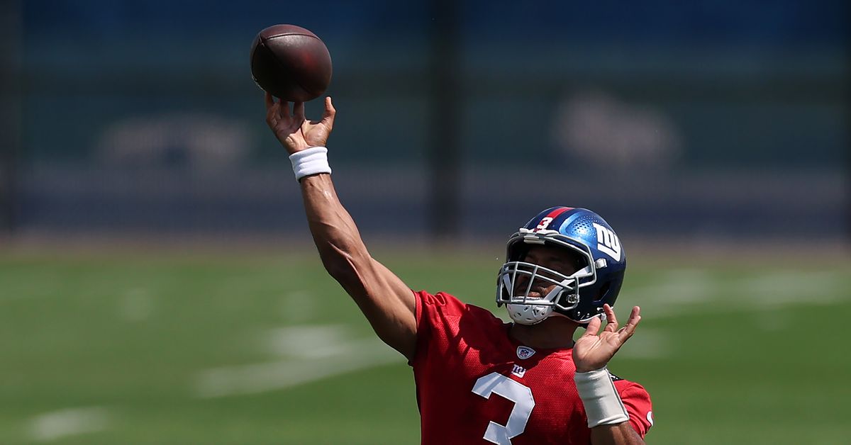 How do the Giants’ weapons, offensive line compare to what Russell Wilson had in Pittsburgh?