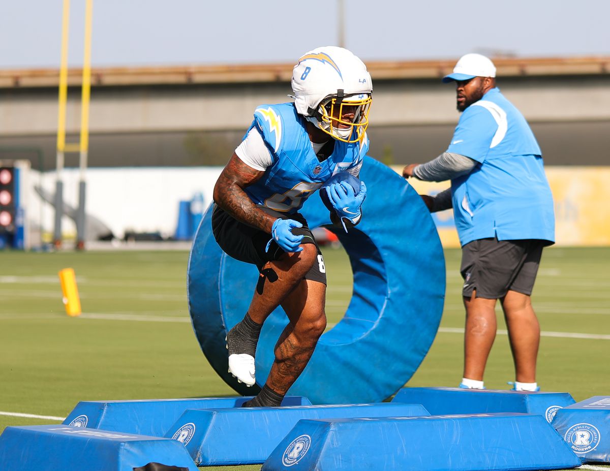 Los Angeles Chargers #8 RB Omarion Hampton participates in individual drills during training camp on July 19, 2025 at the Bolt practice facility in El Segundo, CA.