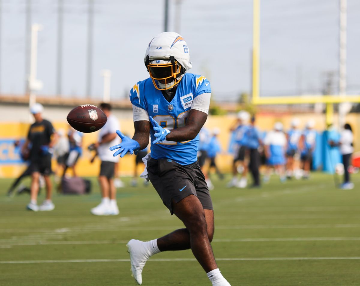 Los Angeles Chargers #28 RB Hassan Haskins catches a pass during training camp on July 19, 2025 at the Bolt practice facility in El Segundo, CA.