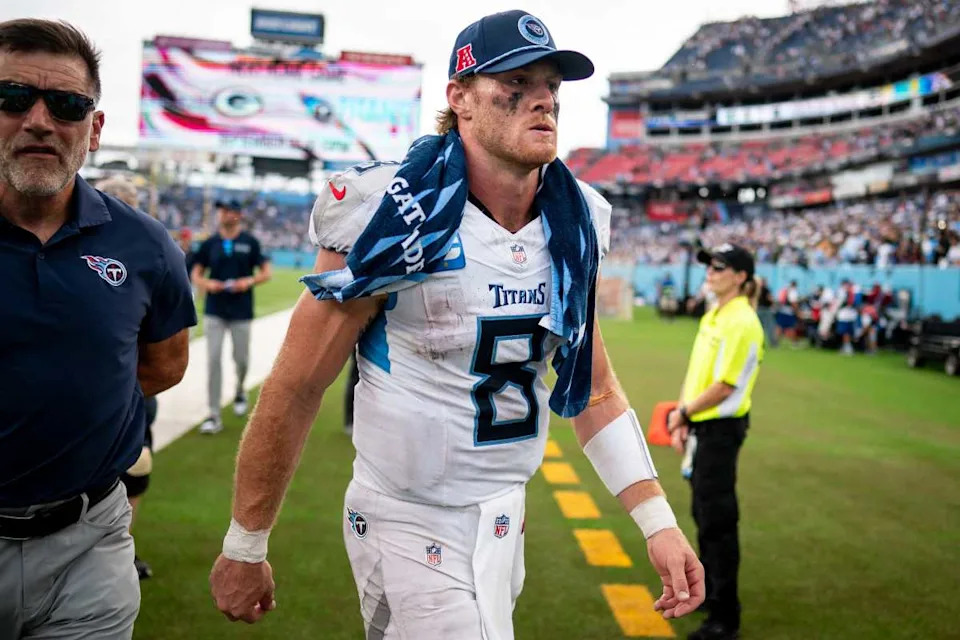 Tennessee Titans quarterback Will Levis (8) exits the field after losing 24-17 to the New York Jets in their home opener at Nissan Stadium in Nashville on Sept. 15, 2024.© Andrew Nelles / The Tennessean / USA TODAY NETWORK via Imagn Images
