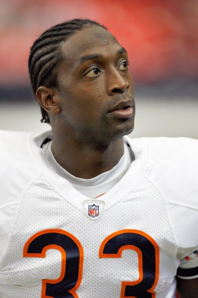 Charles Tillman #33 of the Chicago Bears warming up.