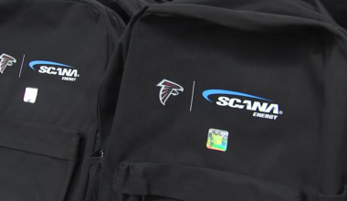 Atlanta Falcons players hold back-to-school event at Atlantic Station