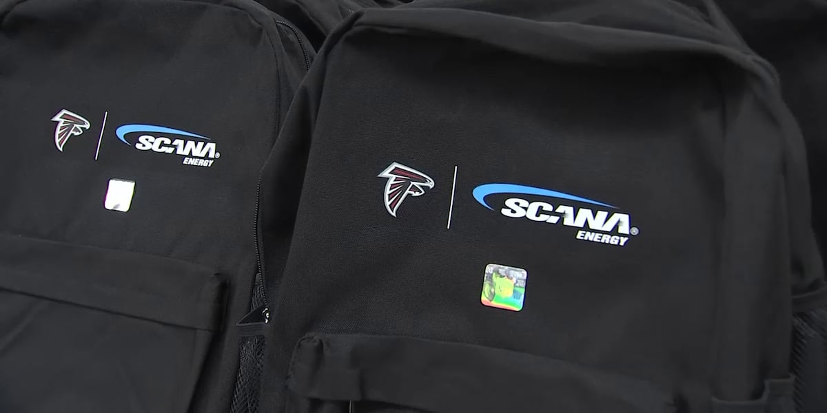 Atlanta Falcons players hold back-to-school event at Atlantic Station