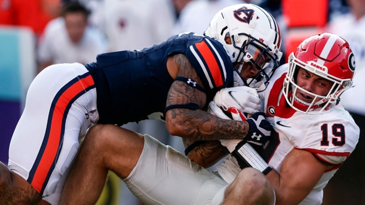 Seattle Seahawks sign college safety DK Kaufman to play running back