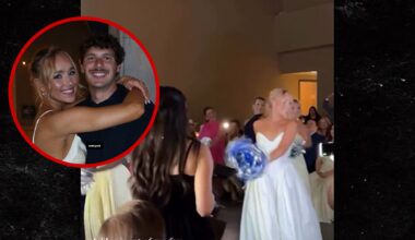 Cowboys Cheerleader Does 'Thunderstruck' Dance After Marrying NFL Kicker Cade York