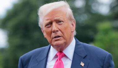 Trump threatens Commanders stadium project until name change - Football - Sports