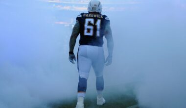 Mike Goff, Louis Vasquez remaining options for Chargers Quarter Century Team