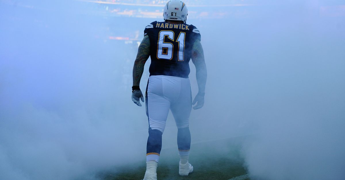 Mike Goff, Louis Vasquez remaining options for Chargers Quarter Century Team