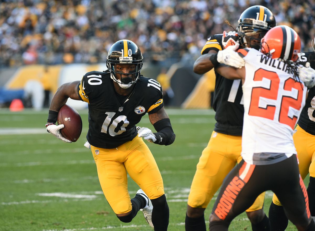Cleveland Browns v Pittsburgh Steelers