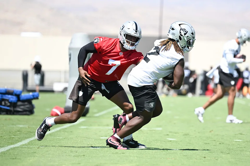 Las Vegas Raiders quarterback Geno Smith (7) and running back Ashton Jeanty (2).Candice Ward-Imagn Images