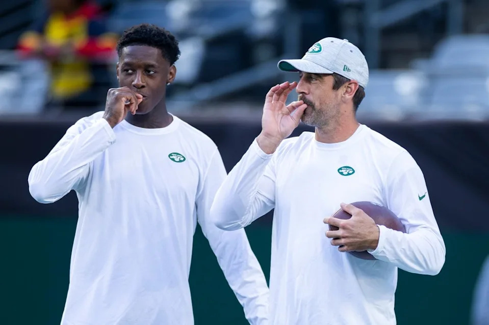 Aaron Rodgers and Sauce Gardner gesture their handshake before a game against the Tampa Bay Buccaneers at MetLife Stadium, Saturday, August 19, 2023, in East Rutherford, NJ. Corey Sipkin for the NY POST
