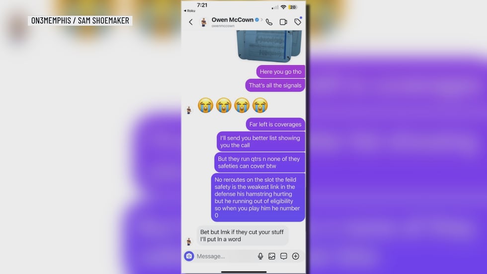 The photo shows messages between the two.