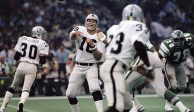 Underdog Raiders played loose, beat Eagles in Super Bowl XV | Super Bowl