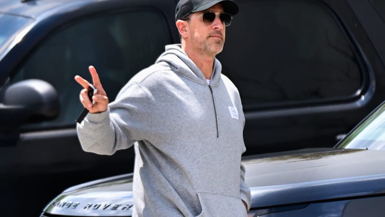 Pittsburgh Steelers quarterback Aaron Rodgers