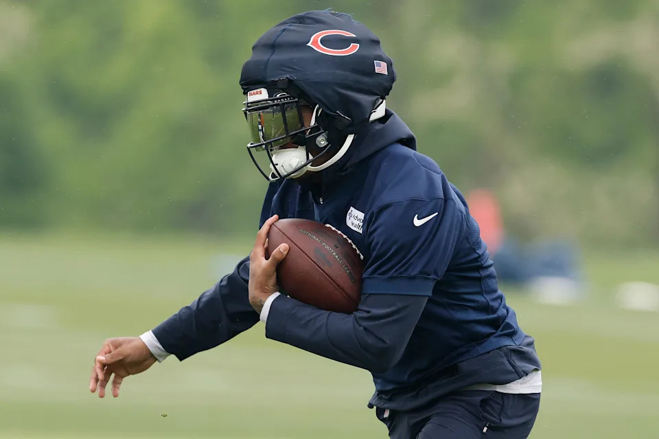 LAKE FOREST, ILLINOIS - JUNE 04: DJ Moore #2 of the Chicago Bears runs with the ball during a drill during Chicago Bears OTA Offseason Workout at Halas Hall on June 04, 2025 in Lake Forest, Illinois. (Photo by Michael Reaves/Getty Images)