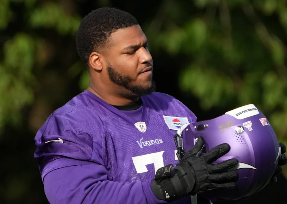 Minnesota Vikings offensive tackle Christian Darrisaw.Kirby Lee-Imagn Images
